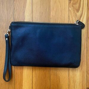 HButler Leather Portable Charger Wristlet Wallet - Great Condition